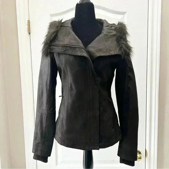 Danier  Suede Bomber Jacket Hooded Faux Fur Trim Chocolate Brown Size 2XS - Picture 13 of 14